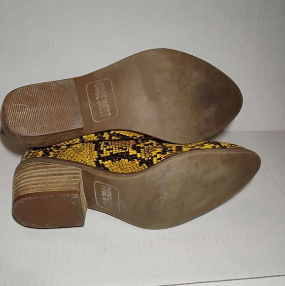 Code West Size 7M Yellow Snakeskin Boots - Picture 5 of 8
